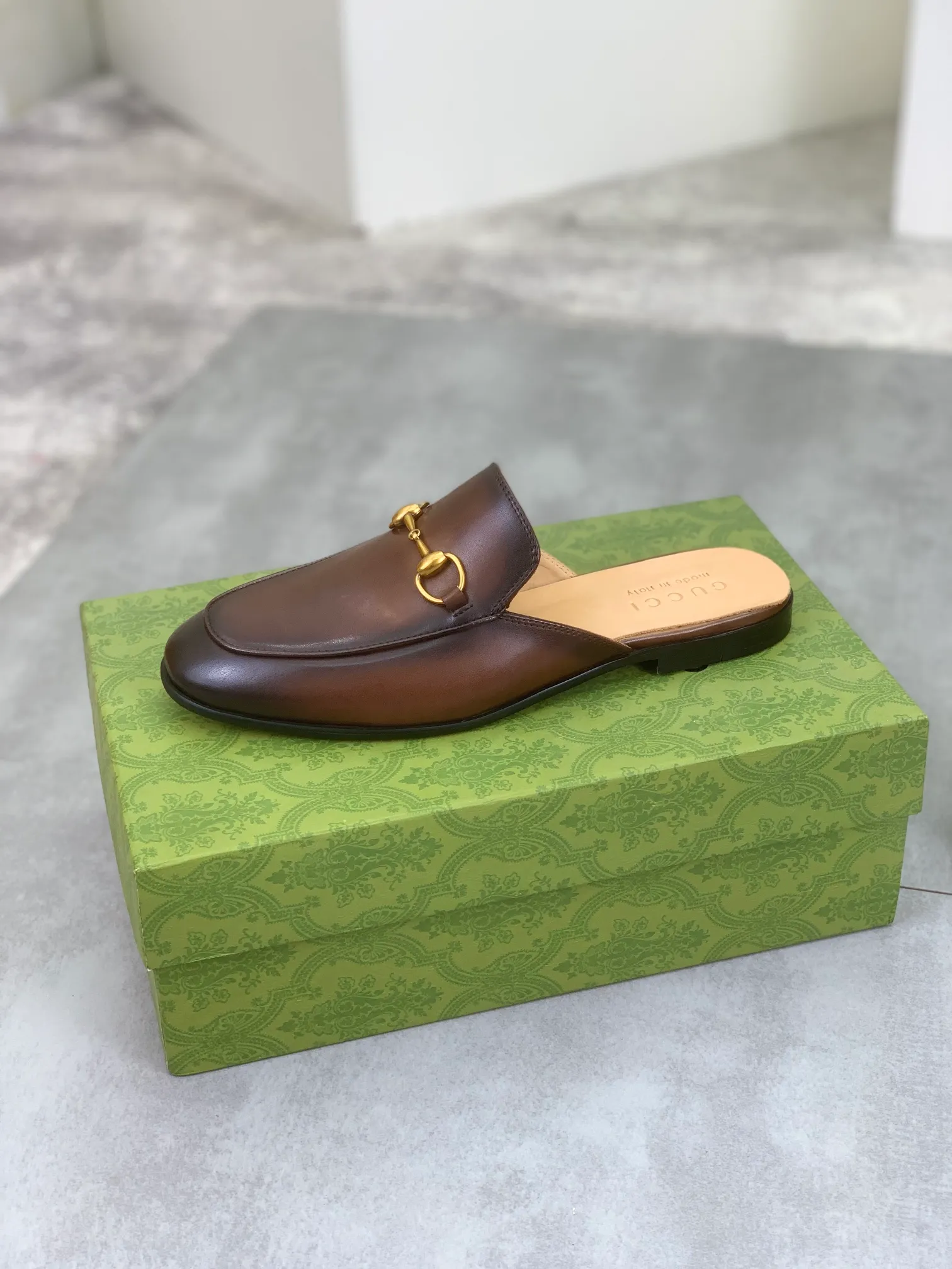 Men's Men's Shoes💰P480💰【New Style】Water-dyed Niuli High Quality Gucci half-drag business leather shoes hot selection (Gucci) official website latest Gucci half-drag 🎁 business leather shoes, hot style 💥 simple and elegant style, exclusive for trendy men. Unique official website latest brand original double G embossing Elements 👑 Original Gucci decoration, fashionable and elegant, fabric original calfskin ✅ Fully imported first-layer cowhide lining, official website designated wear-resistant, rubber business outsole, classic model taken at the counter in real life 🎬Number: 38-44 (45 46 customized) 2⃣️colors available